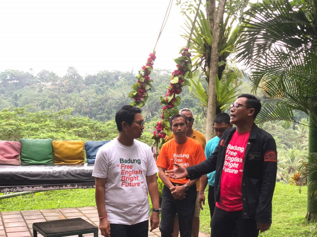 KUNJUNGAN UPATI BADUNG KE BALI SWING DESA BONGKASA PERTWI